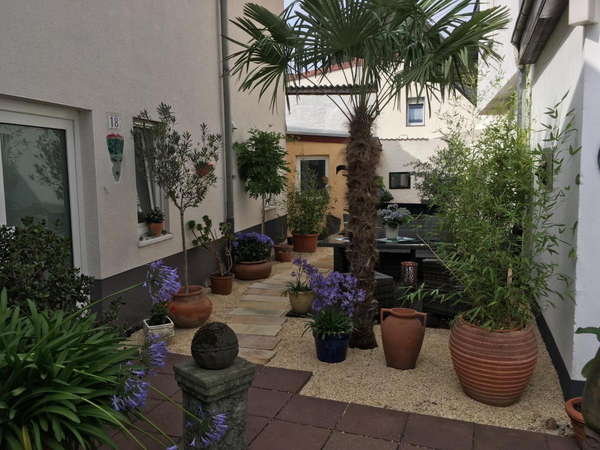 Gaestehaus Klaus Mendig Buitenkant foto